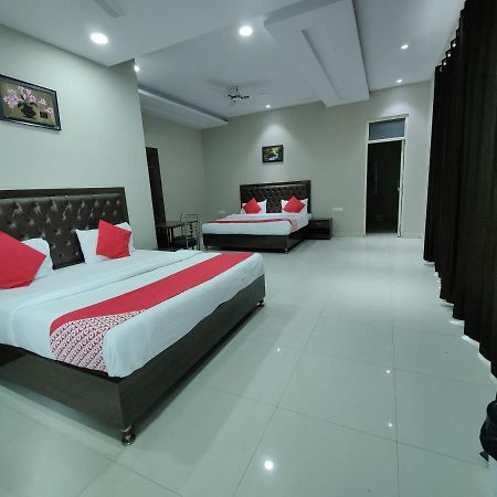 Hotel Kailash Mansarovar And Banquet Hall Bareilly Εξωτερικό φωτογραφία