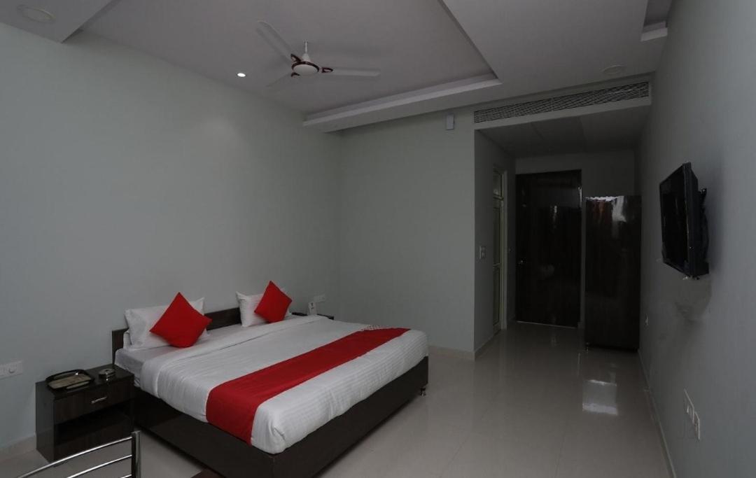 Hotel Kailash Mansarovar And Banquet Hall Bareilly Εξωτερικό φωτογραφία