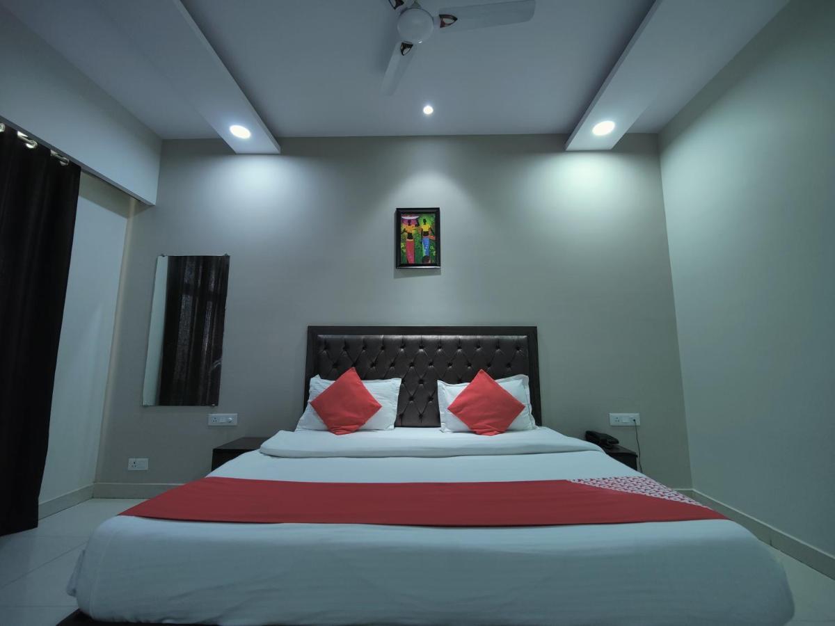 Hotel Kailash Mansarovar And Banquet Hall Bareilly Εξωτερικό φωτογραφία