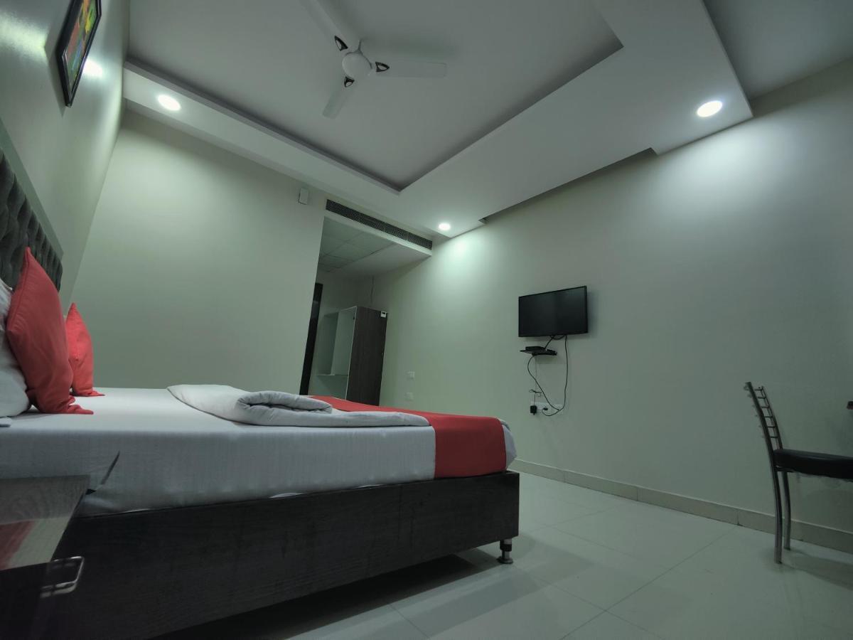Hotel Kailash Mansarovar And Banquet Hall Bareilly Εξωτερικό φωτογραφία